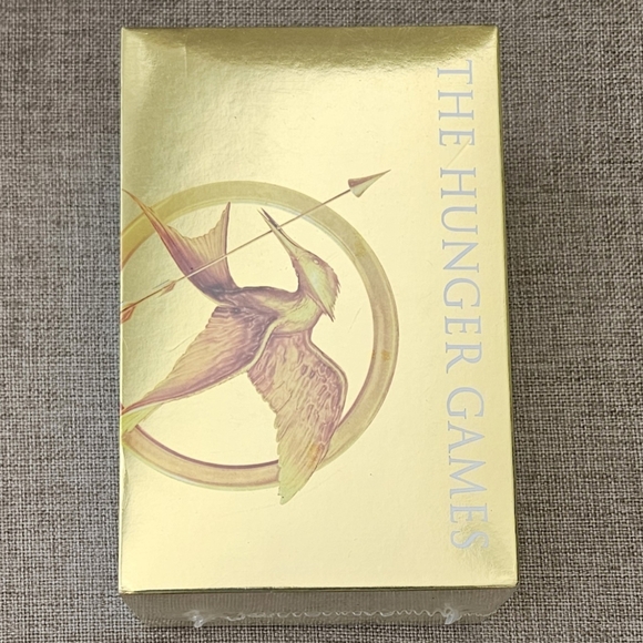 The Hunger Games Trilogy Gold Foil Box Set NWT - Picture 3 of 7